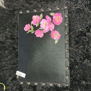 White house black market clutch